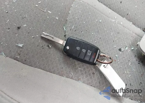 2018 Kia Optima Lx z USA, uszkodzony, nr VIN 5XXGT4L33JG267863